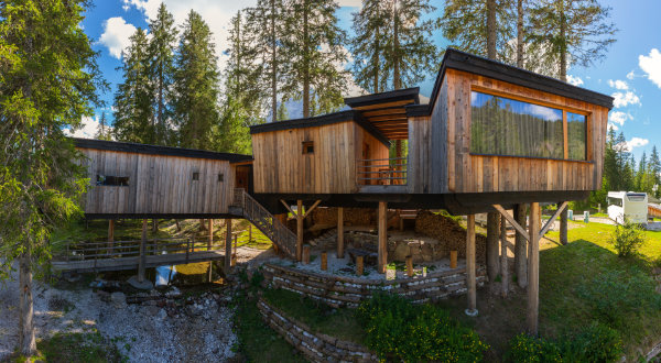 Baumhäuser im Caravanpark Sexten